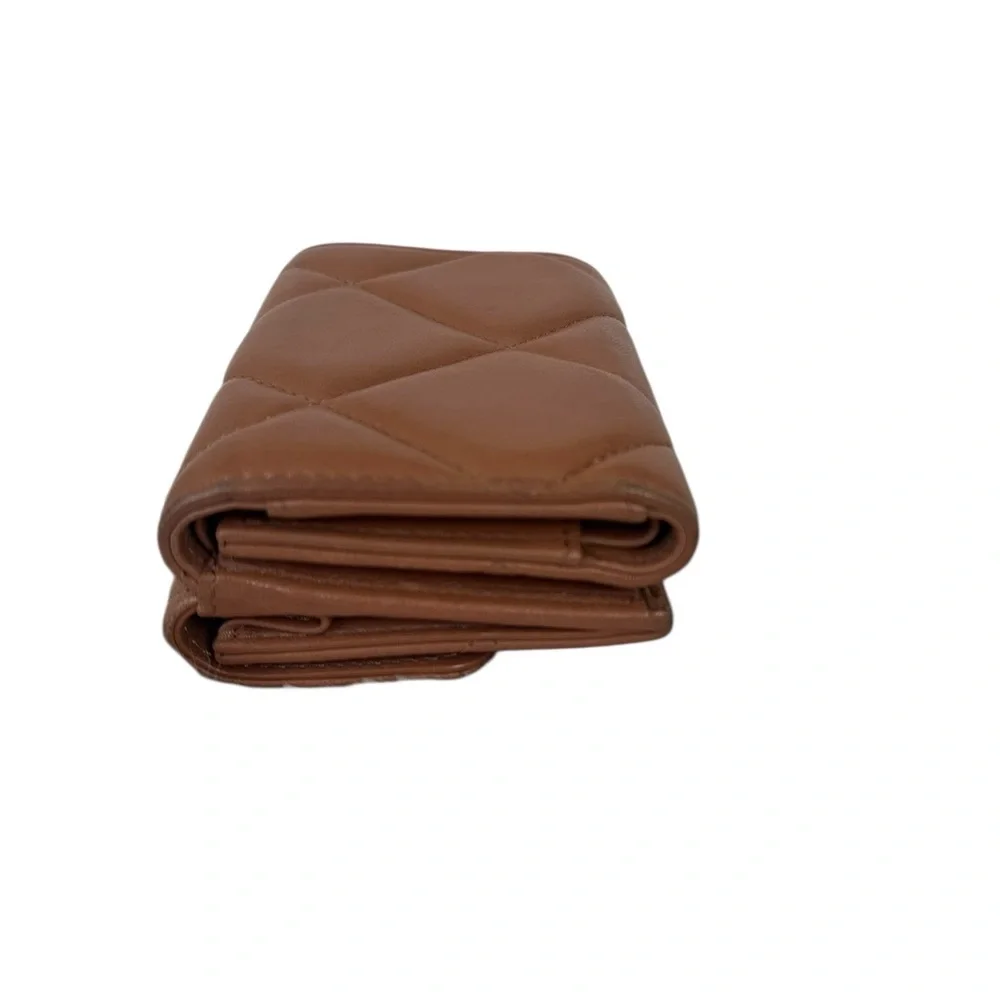Chanel 19 Trifold Flap Compact Wallet Brown‎